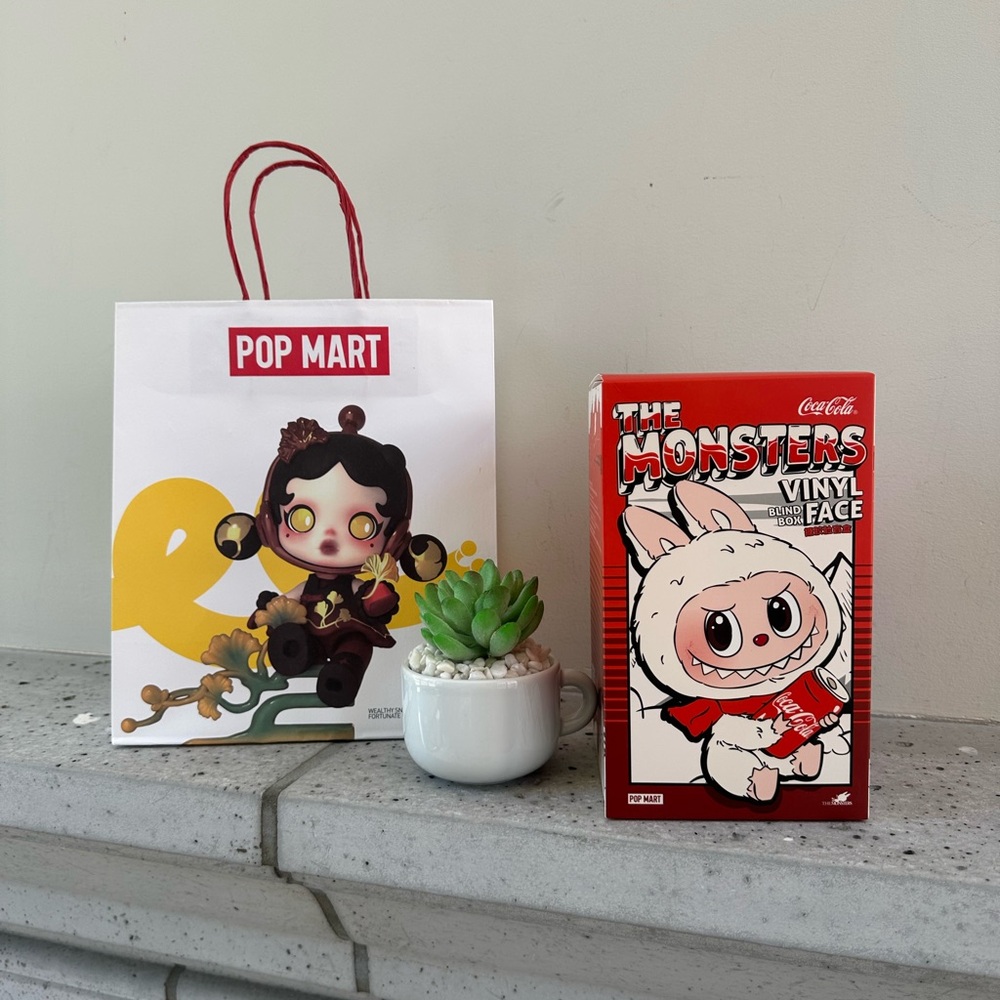 UNOPENED THE MONSTERS COCA-COLA SERIES-Vinyl Face Blind Box Form POP MART